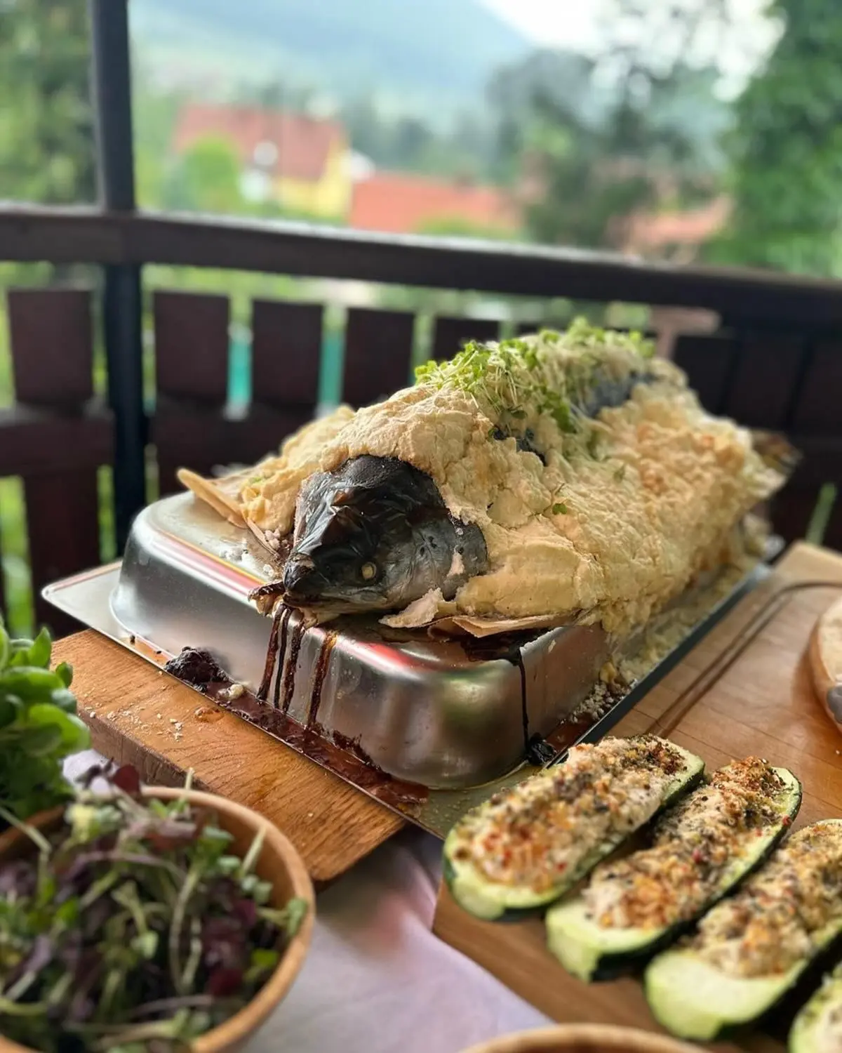 Offenes Sauerteig-Sandwich mit Schinken und Camembert mit Rucola von GenussGeflüster